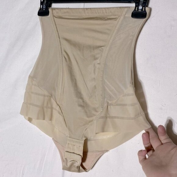5/$25 Maidenform beige shapewear panties S - Picture 9 of 9